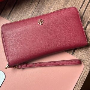 Tory Burch - Zipper Wallet - Burgundy